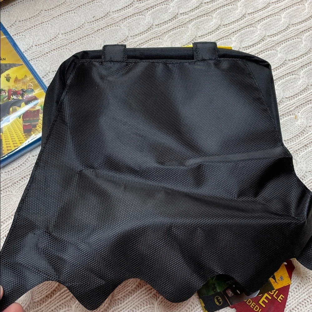 New Lego Batman Movie Blu-Ray and DVD lunchbox removable cape 2017 Warner Bros